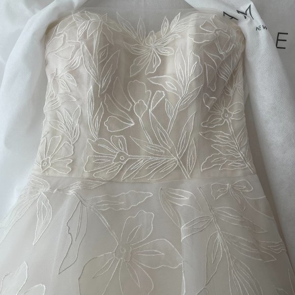 Amsale Wedding Dress - Quinton - Picture 7 of 9